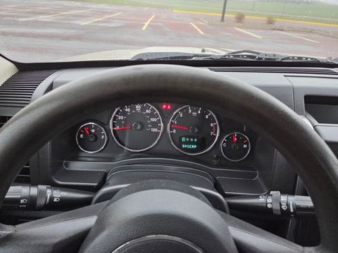 Used 2011 Jeep Liberty Sport AWD/4WD image 23
