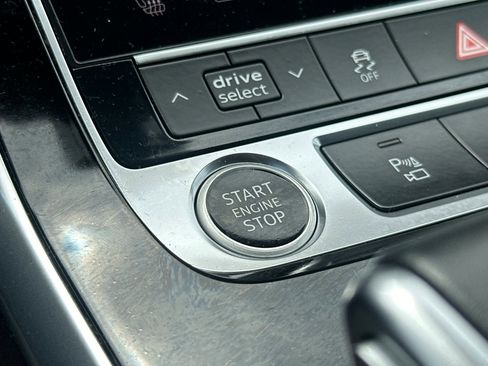 Used 2021 Audi Q8 Premium Plus w/ Premium Plus Package image 26