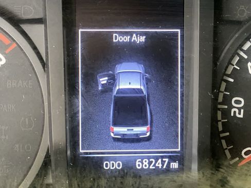 Certified 2018 Toyota Tacoma SR image 17