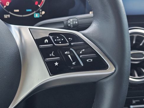 Certified 2024 Mercedes-Benz GLA 250 4MATIC image 29