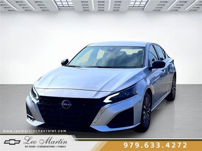 Used 2024 Nissan Altima 2.5 SV