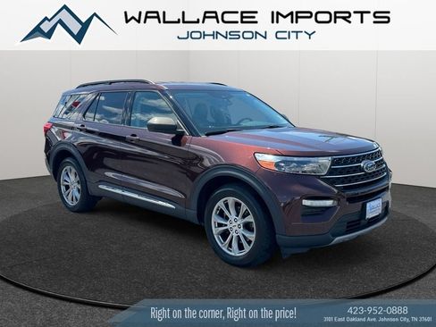 Used 2020 Ford Explorer XLT w/ Equipment Group 202A AWD/4WD image 7