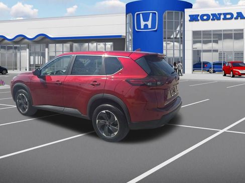 Used 2025 Nissan Rogue SV image 6