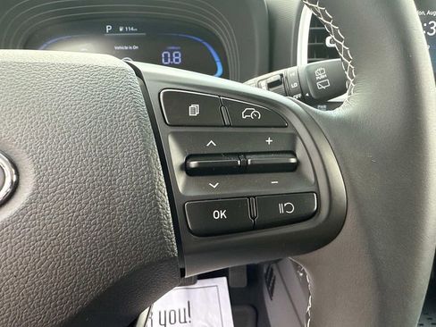 Used 2024 Hyundai Venue Limited image 17