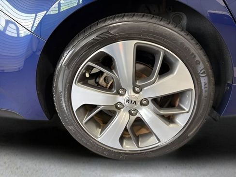 Used 2020 Kia Optima S FWD image 32