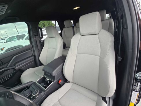 Certified 2025 Toyota 4Runner SR5 AWD/4WD image 21