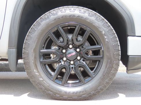 Used 2023 GMC Sierra 1500 Pro w/ Graphite Edition AWD/4WD image 17