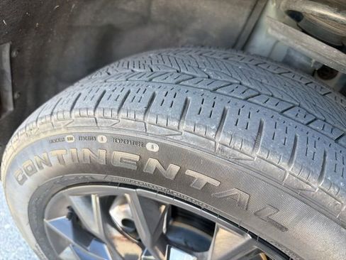 Used 2024 Chevrolet Traverse LS w/ Midnight/Sport Edition image 9