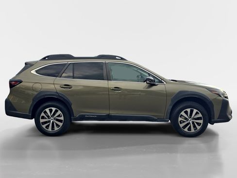 Used 2024 Subaru Outback Premium AWD/4WD image 7