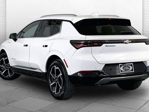 Used 2025 Chevrolet Equinox EV LT w/ Convenience Package image 11