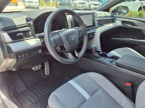 Used 2025 Toyota Camry SE w/ Convenience Package FWD image 19
