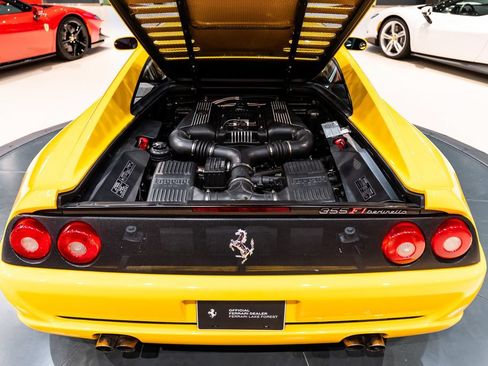 Used 1998 Ferrari F355 Berlinetta RWD image 25
