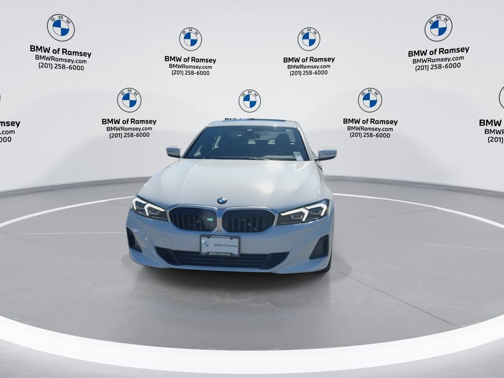 Used 2025 BMW 330i xDrive Sedan AWD/4WD image 3