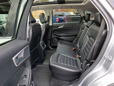 Certified 2022 Ford Edge SEL w/ Convenience Package image 11