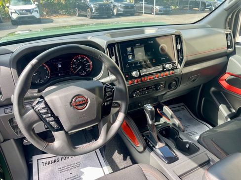 Used 2025 Nissan Frontier PRO-4X AWD/4WD image 11