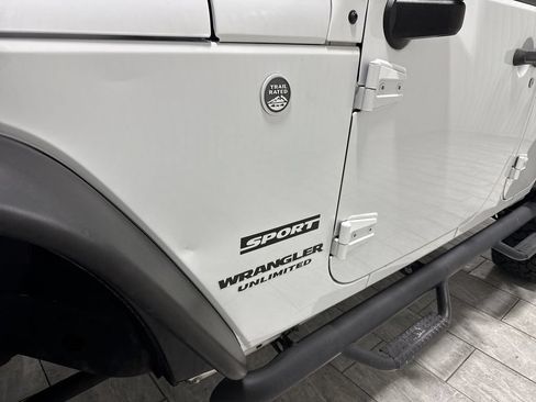 Used 2017 Jeep Wrangler Unlimited Sport AWD/4WD image 33
