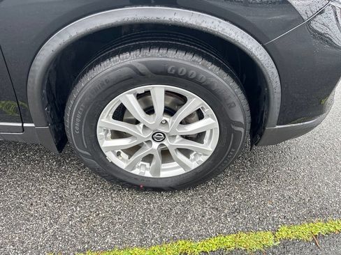 Used 2019 Nissan Rogue SV AWD/4WD image 9