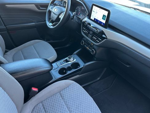 Used 2022 Ford Escape SE w/ SE Sport Appearance Package image 15