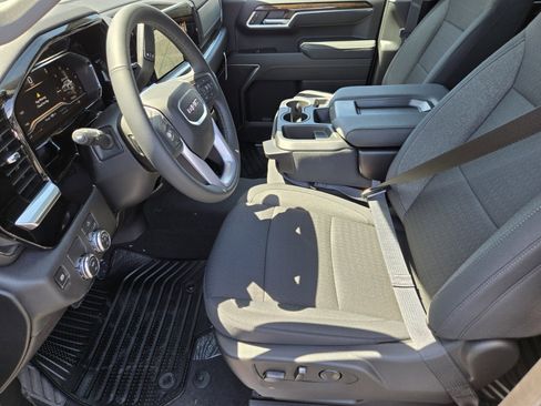 New 2025 GMC Sierra 1500 Elevation image 6