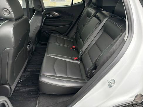 Used 2024 GMC Terrain SLT w/ LPO, Floor Liner Package image 27