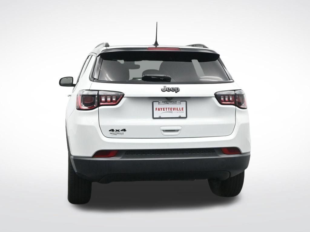 Used 2023 Jeep Compass Latitude AWD/4WD image 9