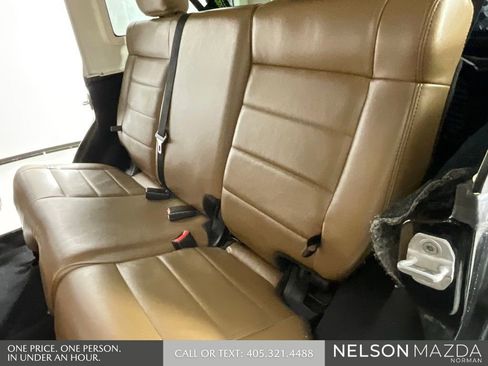 Used 2012 Jeep Wrangler Unlimited Rubicon w/ Connectivity Group AWD/4WD image 26