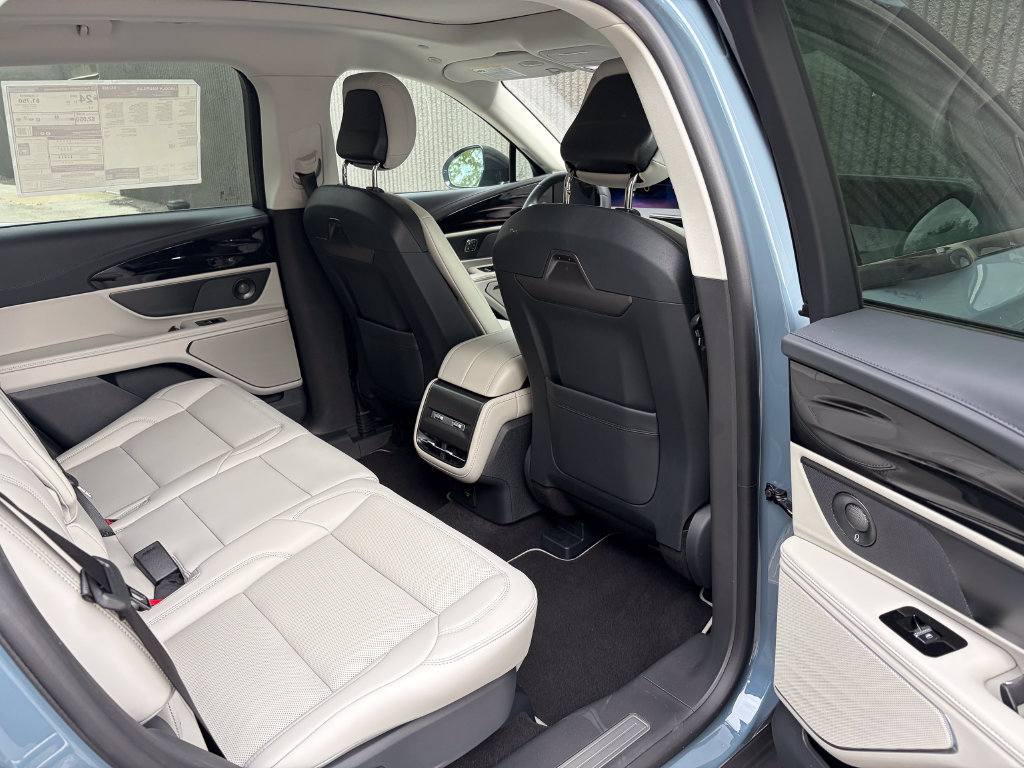 New 2026 Lincoln Nautilus Premier w/ Equipment Group 102A AWD/4WD image 20