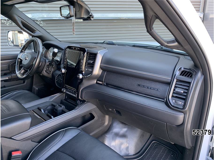 Used 2022 RAM 5500 4x4 Crew Cab image 28