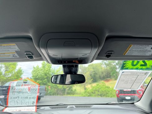 Used 2020 Chevrolet Equinox LT image 22