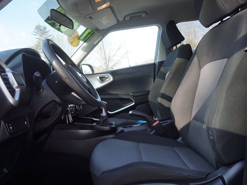 Used 2020 Kia Soul LX image 12