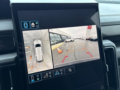 Used 2025 GMC Yukon XL AT4 w/ AT4 Premium Package image 10