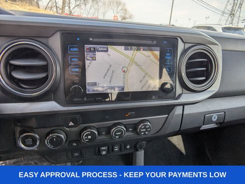 Used 2019 Toyota Tacoma TRD Off-Road AWD/4WD image 22