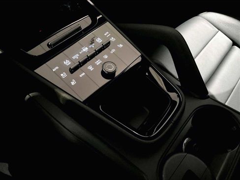 Used 2025 Porsche Cayenne E-Hybrid image 20