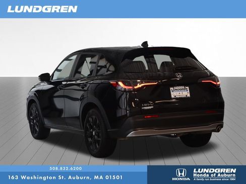 Used 2024 Honda HR-V Sport image 4