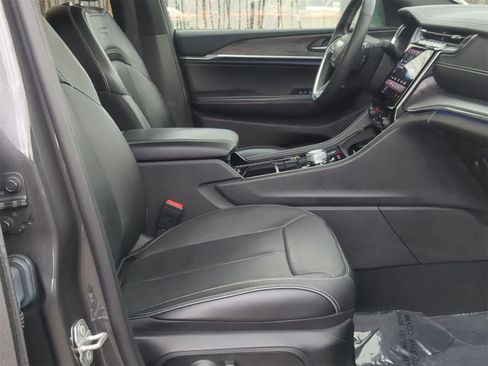 Certified 2023 Jeep Grand Cherokee Overland image 28