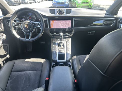 Used 2020 Porsche Macan AWD/4WD image 17