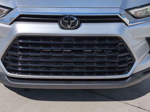 Used 2024 Toyota Grand Highlander XLE image 10