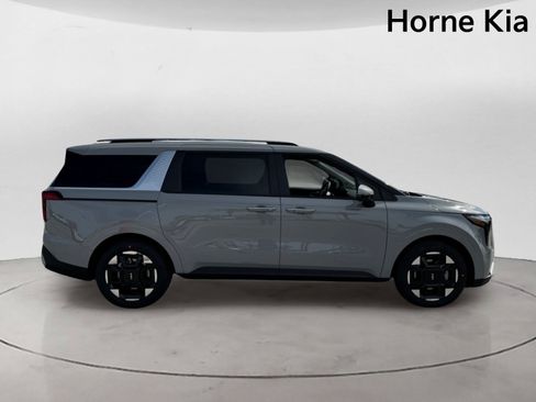 New 2026 Kia Carnival EX FWD image 3