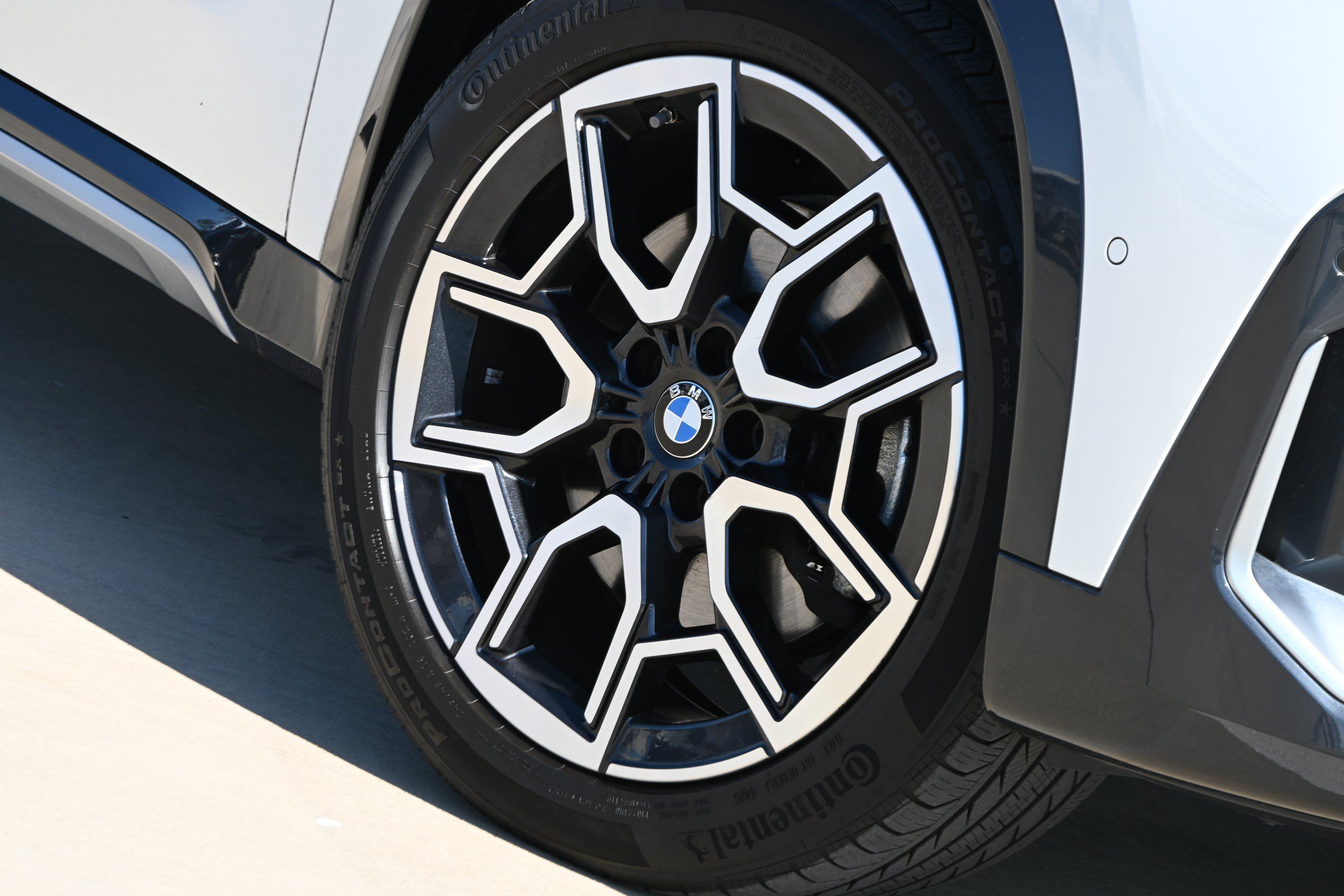 Certified 2025 BMW X1 xDrive28i w/ Premium Package AWD/4WD image 11