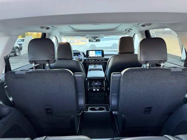 New 2027 Lincoln Aviator AWD image 25