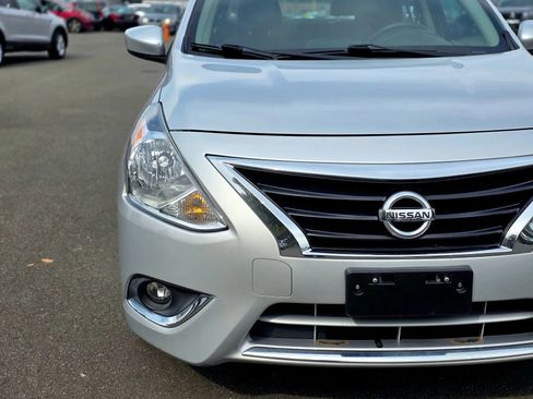 Used 2018 Nissan Versa SV w/ SV Special Edition Package FWD image 2