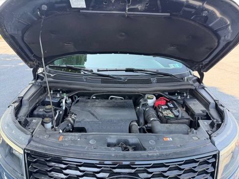 Used 2019 Ford Explorer Sport w/ Equipment Group 401A AWD/4WD image 21