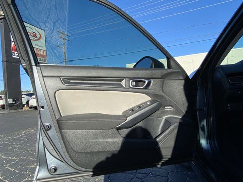 Used 2024 Honda Civic LX image 3