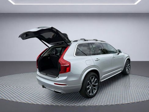 Used 2016 Volvo XC90 T6 Momentum w/ Momentum Plus Package AWD/4WD image 9
