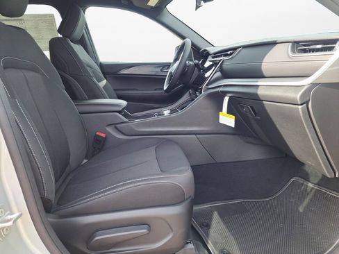 New 2025 Jeep Grand Cherokee Laredo X image 24