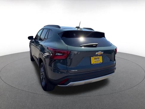 Used 2025 Chevrolet Trax LT image 11