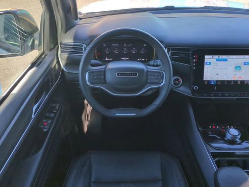 Used 2024 Jeep Wagoneer L Series II w/ Flexible Seating Group image 20