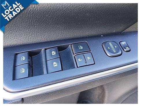 Used 2017 Toyota Camry SE image 18