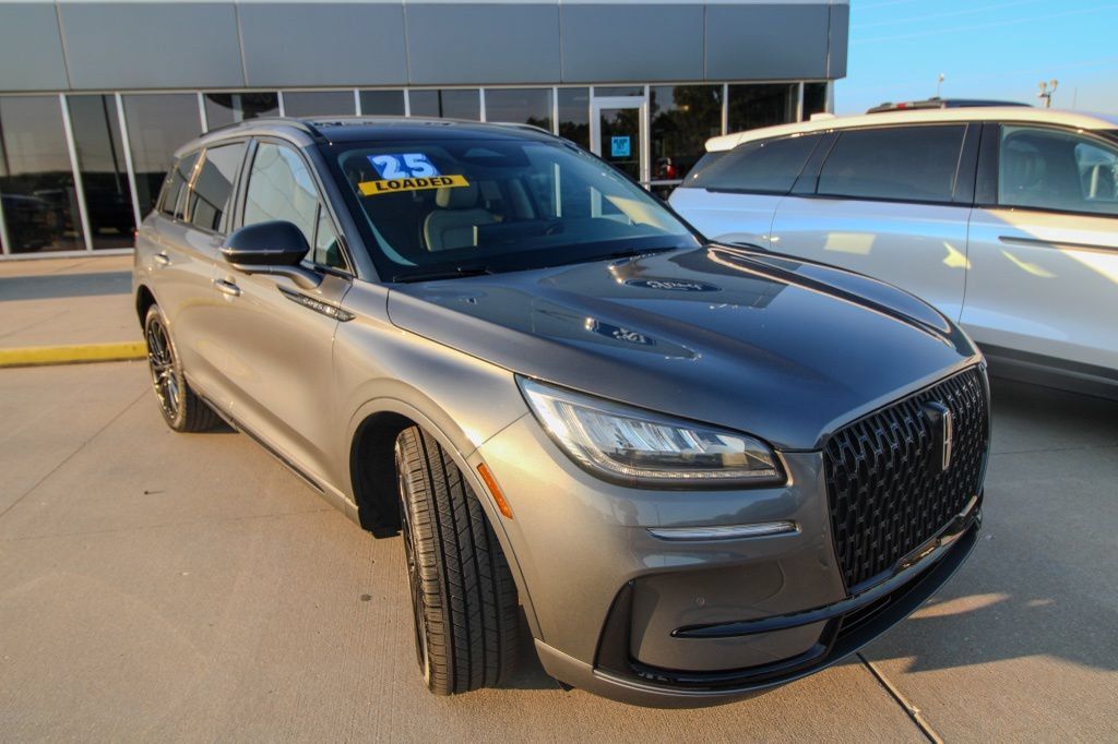 Used 2025 Lincoln Corsair AWD w/ Equipment Group 101A image 2