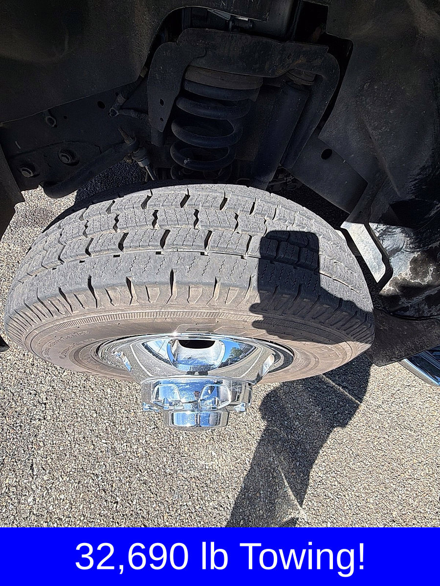 Used 2024 RAM 3500 Tradesman w/ Chrome Appearance Group AWD/4WD image 2